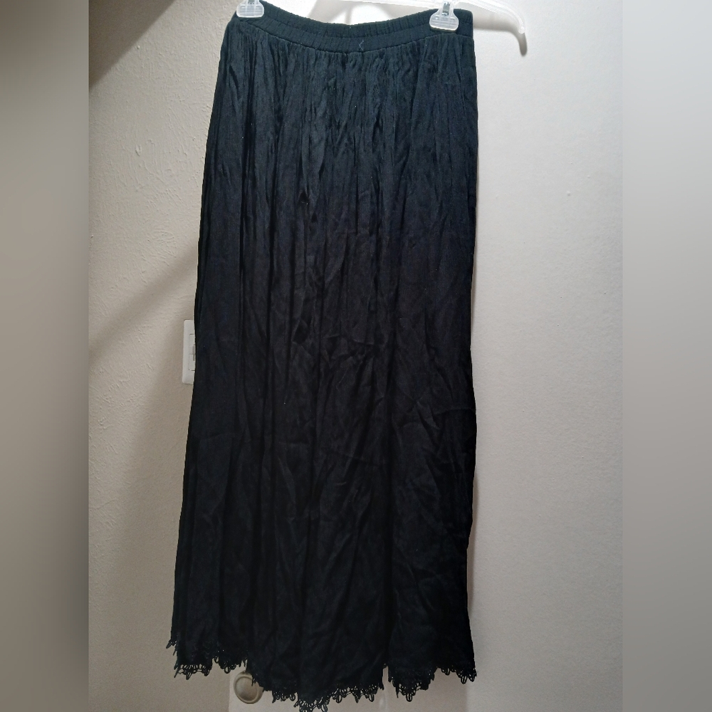 Stonebridge Black Pleated Peasant Boho Maxi Skirt, Size Medium